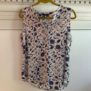 Lite weight Adrianna Papell tank top blouse